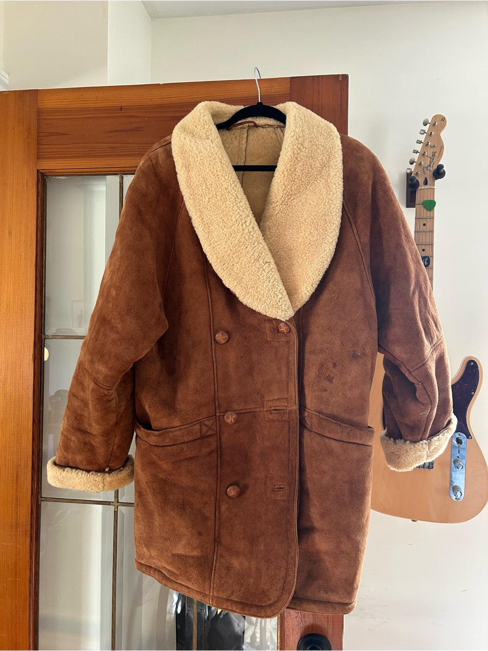 Classic Brown Shearling Coat with Cream Collar - Women